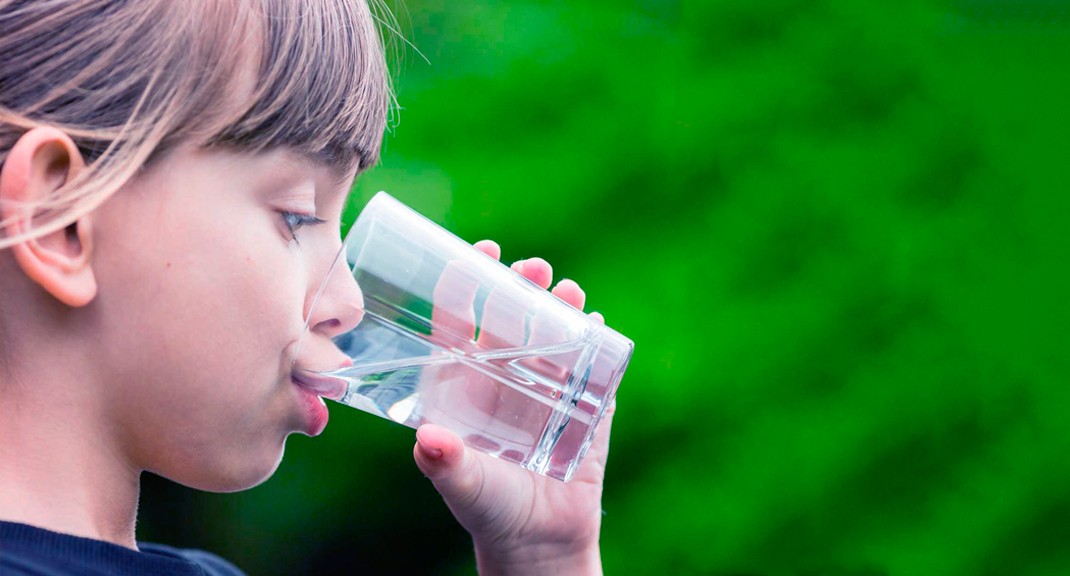Fresh atmospheric water for your growing kids